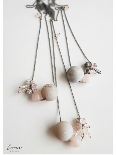 ErniDesign kaklo papuošalas | TWO BUBBLE - LIGHT ROSE QUARTZ 2